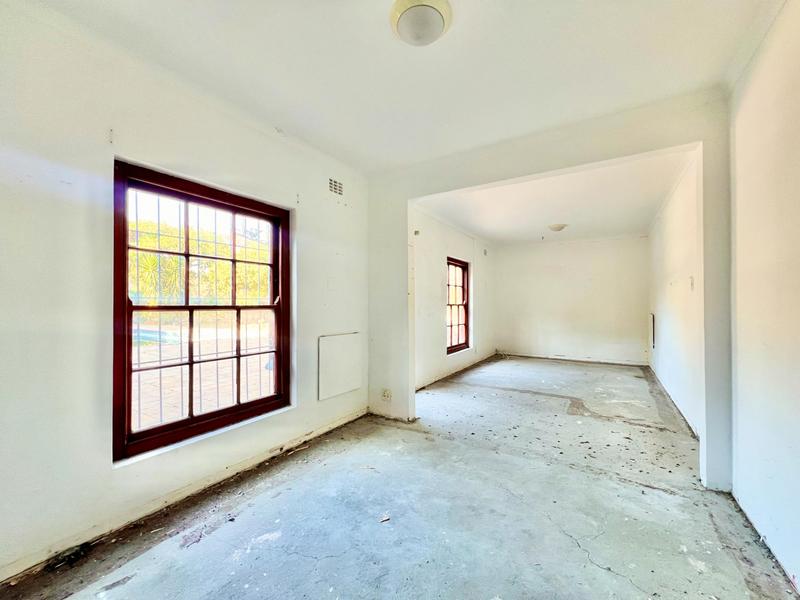 8 Bedroom Property for Sale in Hout Bay Western Cape